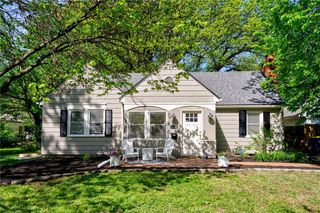 5436 Reeds Road, Mission, KS 66202