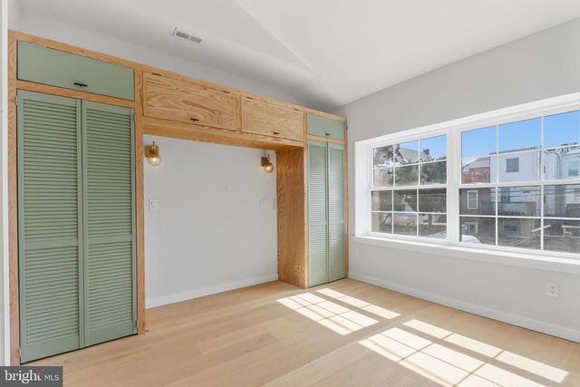 537 TITAN ST, Philadelphia, PA 19147