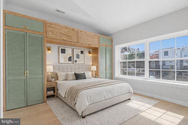 537 TITAN ST, Philadelphia, PA 19147