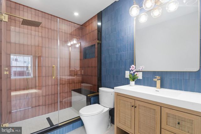 537 TITAN ST, Philadelphia, PA 19147