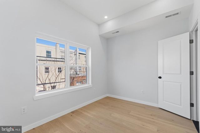 537 TITAN ST, Philadelphia, PA 19147