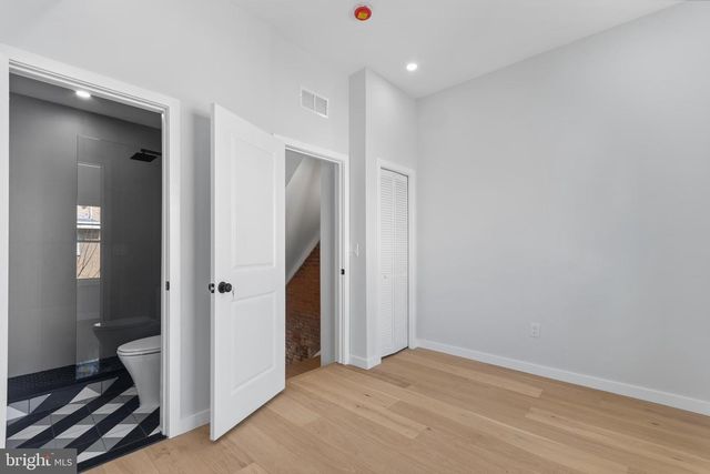 537 TITAN ST, Philadelphia, PA 19147