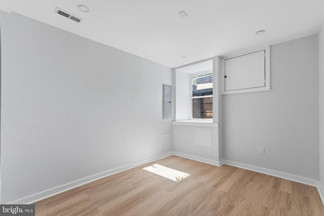 537 TITAN ST, Philadelphia, PA 19147