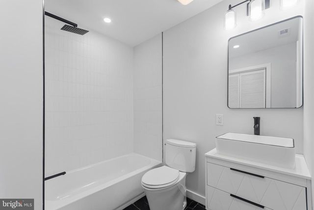 537 TITAN ST, Philadelphia, PA 19147