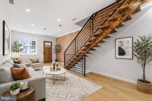 537 TITAN ST, Philadelphia, PA 19147