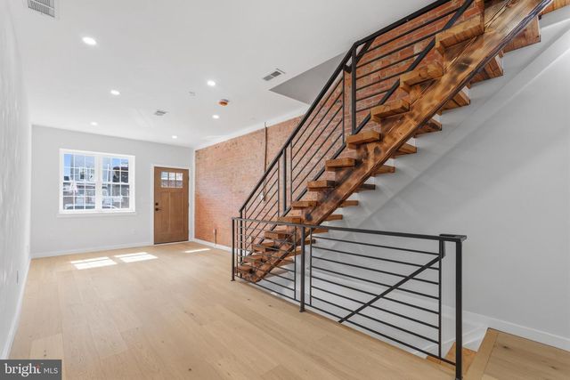 537 TITAN ST, Philadelphia, PA 19147