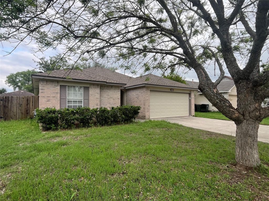 168 Beau LN, Kyle, TX 78640