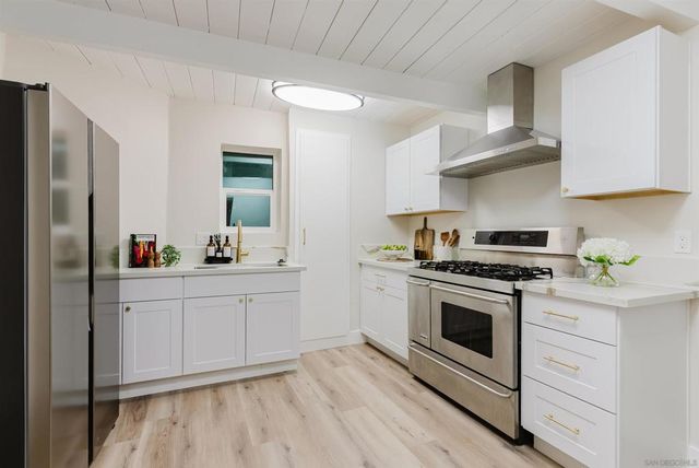 9345 Monona Dr, La Mesa, CA 91942