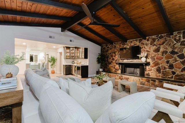 9345 Monona Dr, La Mesa, CA 91942