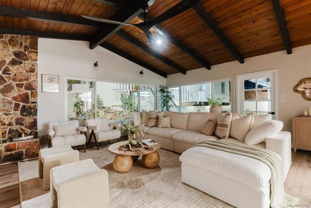 9345 Monona Dr, La Mesa, CA 91942