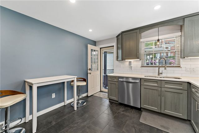 158 Old Clairton Road, Pleasant Hills, PA 15236