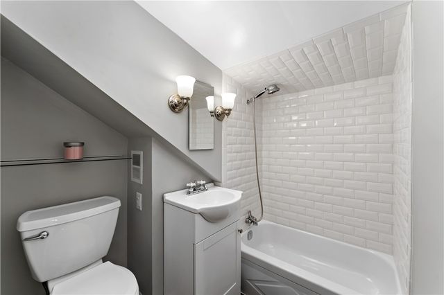 158 Old Clairton Road, Pleasant Hills, PA 15236