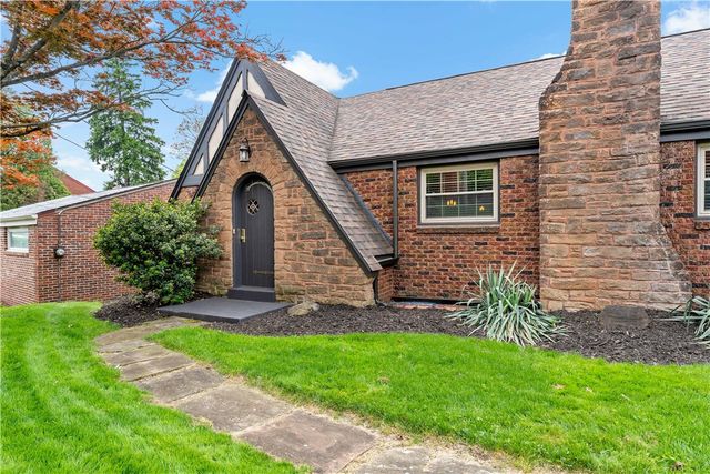158 Old Clairton Road, Pleasant Hills, PA 15236