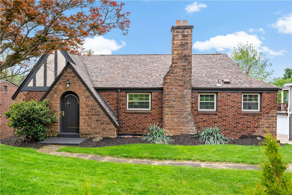 158 Old Clairton Road, Pleasant Hills, PA 15236