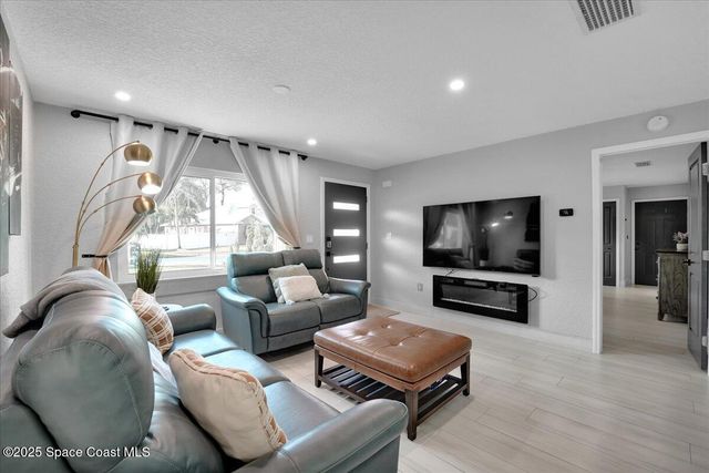 380 Nora Avenue, Merritt Island, FL 32952