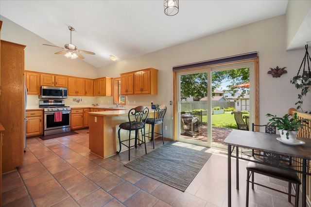 7101 91st Trail N, Brooklyn Park, MN 55445
