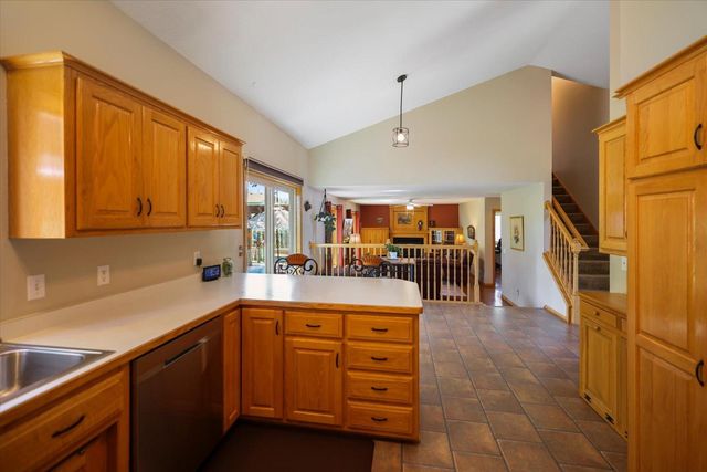7101 91st Trail N, Brooklyn Park, MN 55445
