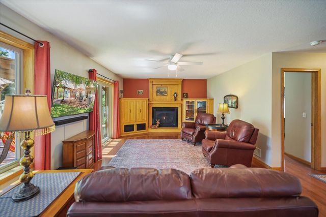 7101 91st Trail N, Brooklyn Park, MN 55445