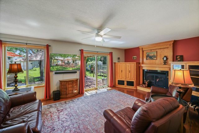 7101 91st Trail N, Brooklyn Park, MN 55445