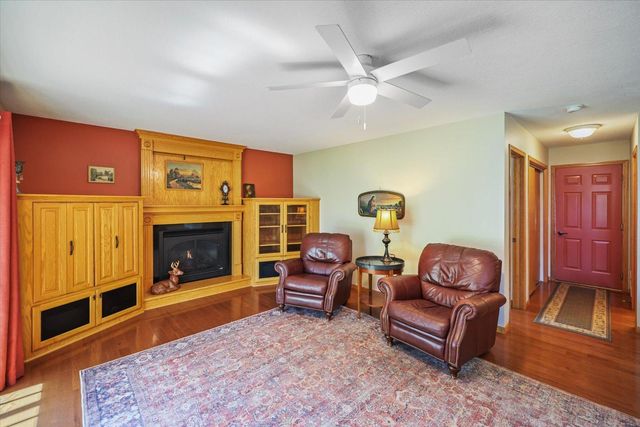 7101 91st Trail N, Brooklyn Park, MN 55445