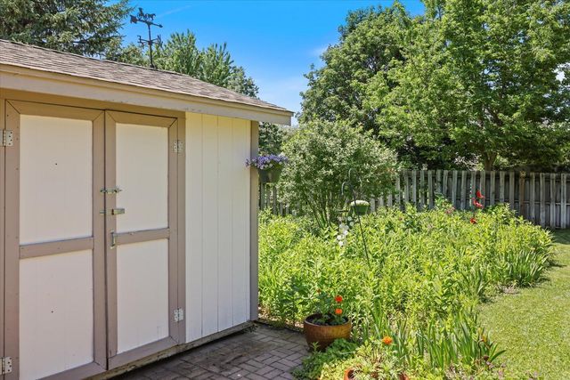 7101 91st Trail N, Brooklyn Park, MN 55445