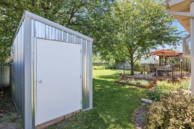 7101 91st Trail N, Brooklyn Park, MN 55445