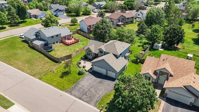 7101 91st Trail N, Brooklyn Park, MN 55445