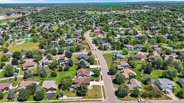 7101 91st Trail N, Brooklyn Park, MN 55445