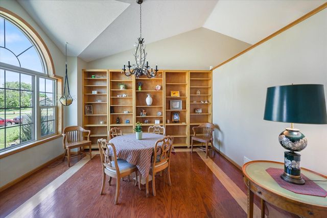 7101 91st Trail N, Brooklyn Park, MN 55445
