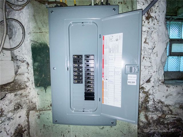 33 Finch Street, Rochester, NY 14613