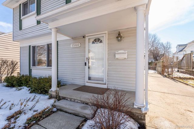 1560 E Lincoln Street, Birmingham, MI 48009