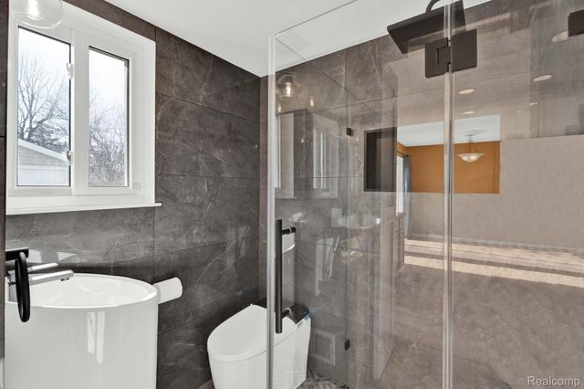 1560 E Lincoln Street, Birmingham, MI 48009