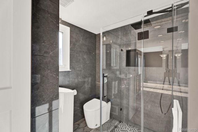 1560 E Lincoln Street, Birmingham, MI 48009