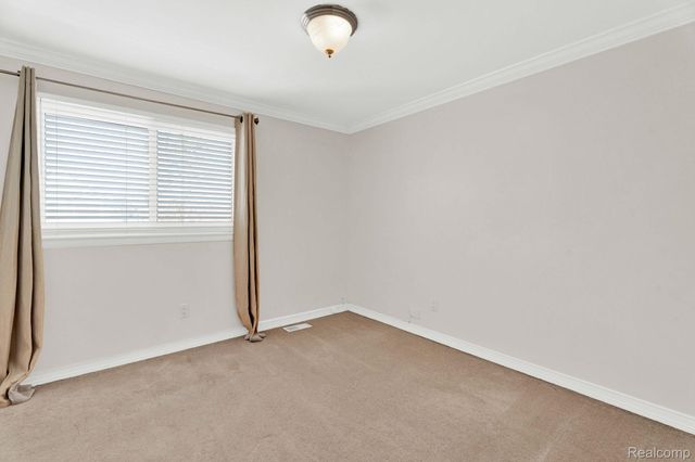 1560 E Lincoln Street, Birmingham, MI 48009