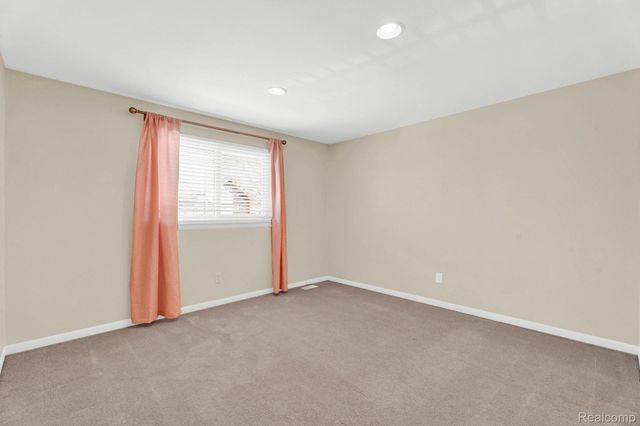 1560 E Lincoln Street, Birmingham, MI 48009