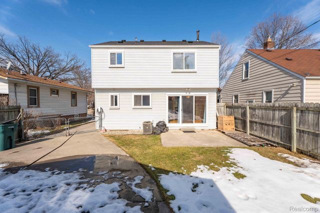 1560 E Lincoln Street, Birmingham, MI 48009