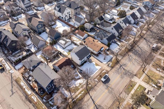 1560 E Lincoln Street, Birmingham, MI 48009