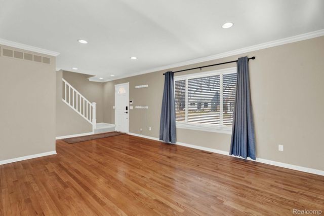 1560 E Lincoln Street, Birmingham, MI 48009