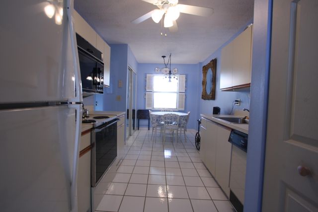 6768 N 10th Avenue N 303, Lake Worth, FL 33467