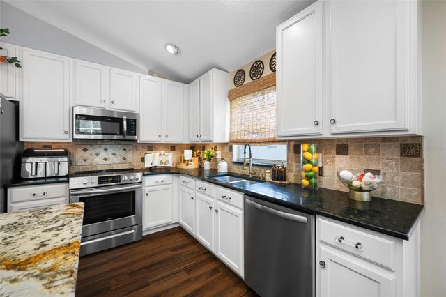 19254 FISHERMANS BEND DRIVE, Lutz, FL 33558