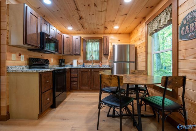 1140 County Road 797, Valley Head, AL 35989