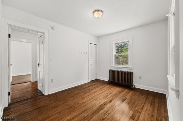 54 Chestnut Ave, Park Ridge Boro, NJ 07656