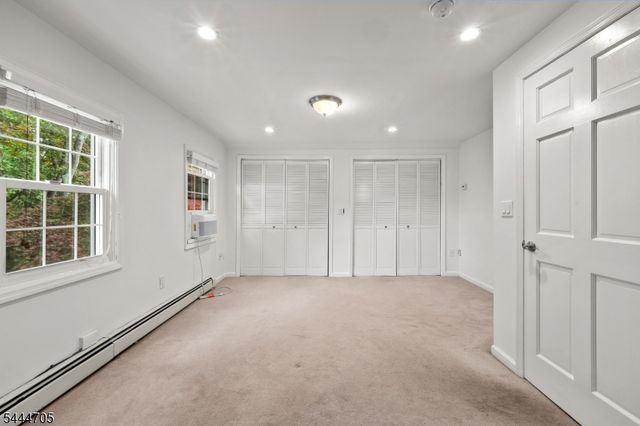 54 Chestnut Ave, Park Ridge Boro, NJ 07656