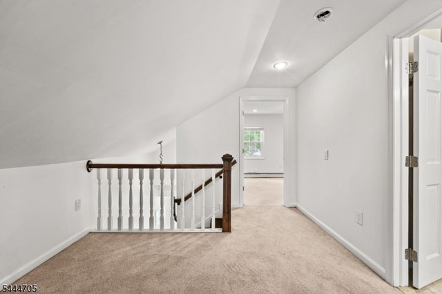 54 Chestnut Ave, Park Ridge Boro, NJ 07656