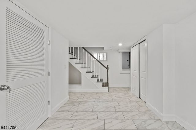 54 Chestnut Ave, Park Ridge Boro, NJ 07656
