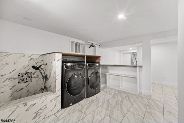 54 Chestnut Ave, Park Ridge Boro, NJ 07656