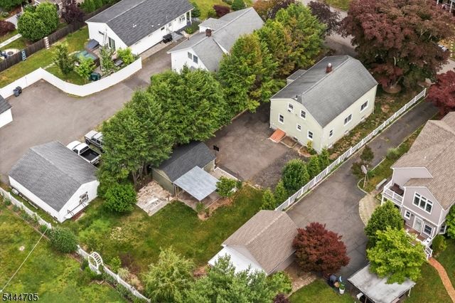 54 Chestnut Ave, Park Ridge Boro, NJ 07656