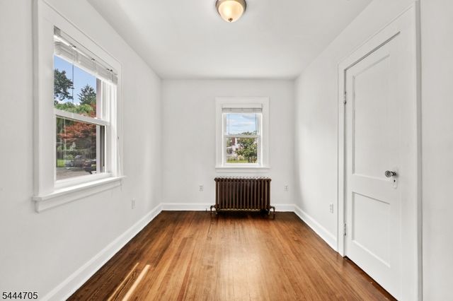 54 Chestnut Ave, Park Ridge Boro, NJ 07656