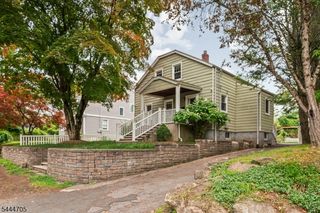 54 Chestnut Ave, Park Ridge Boro, NJ 07656