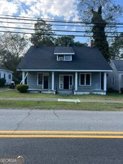 92 Woodlawn Avenue B, Winder, GA 30680